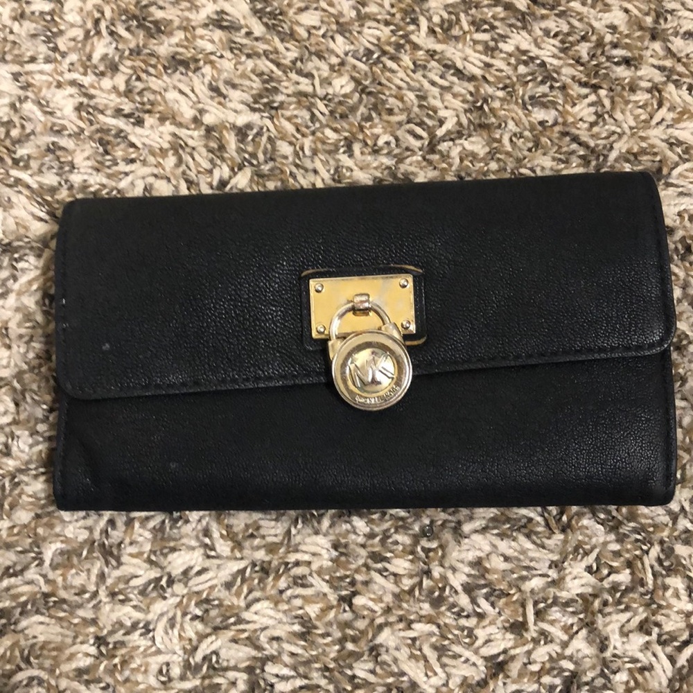 MICHEAL KORS WALLET!!!!!!